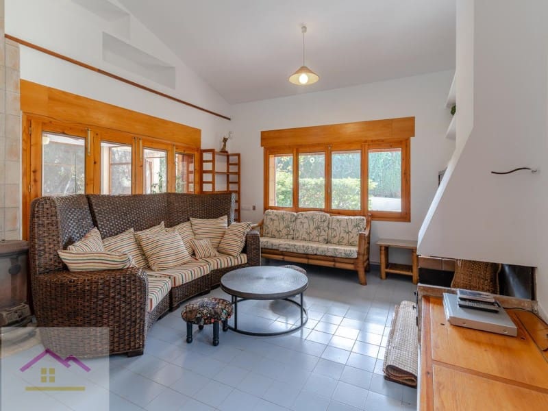 4 bedroom Villa for sale in L'Alcora with pool garage - € 460,000 (Ref: 9841179)
