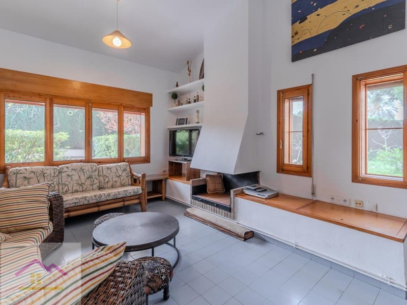 4 bedroom Villa for sale in L'Alcora with pool garage - € 460,000 (Ref: 9841179)