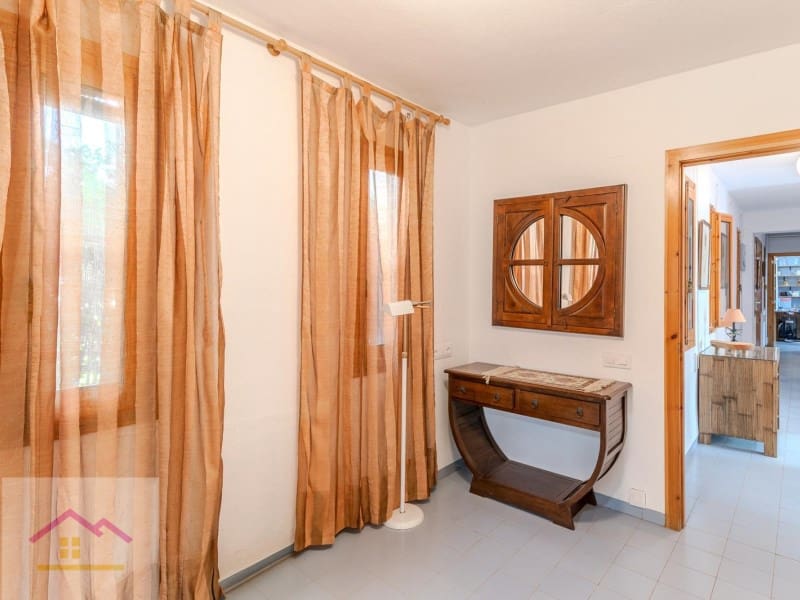 4 bedroom Villa for sale in L'Alcora with pool garage - € 460,000 (Ref: 9841179)