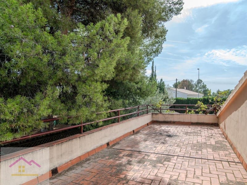 4 bedroom Villa for sale in L'Alcora with pool garage - € 460,000 (Ref: 9841179)