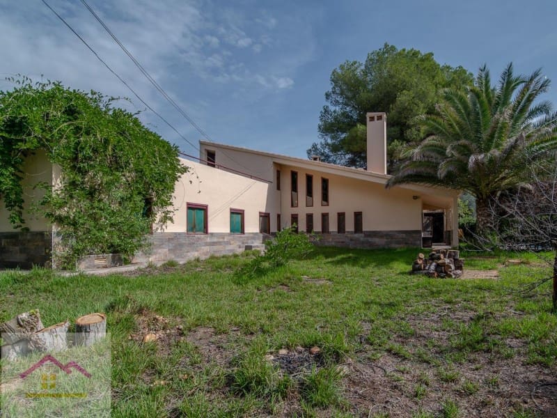 4 bedroom Villa for sale in L'Alcora with pool garage - € 460,000 (Ref: 9841179)