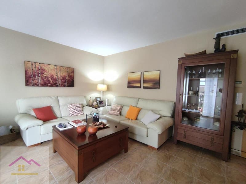 3 bedroom Flat for sale in Oropesa  with garage - € 207,260 (Ref: 9841182)