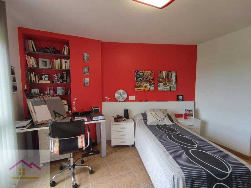3 bedroom Flat for sale in Oropesa  with garage - € 207,260 (Ref: 9841182)
