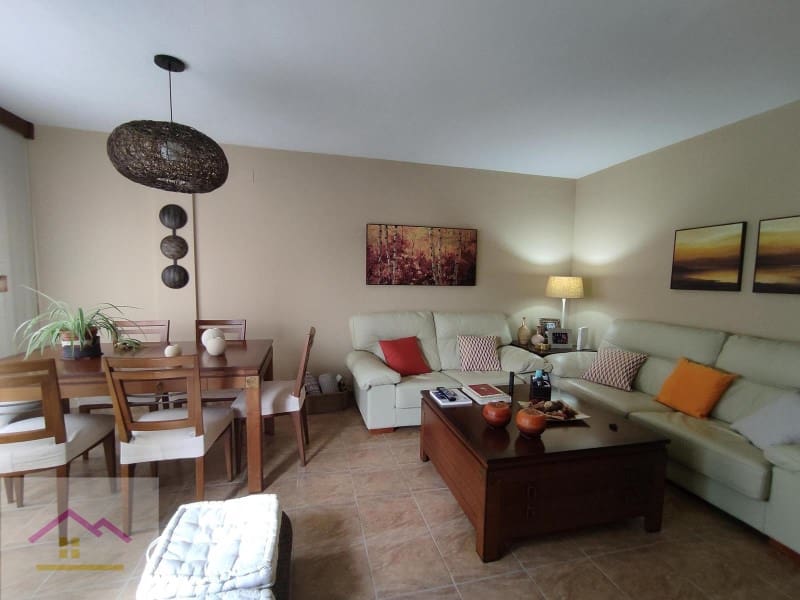 3 bedroom Flat for sale in Oropesa  with garage - € 207,260 (Ref: 9841182)