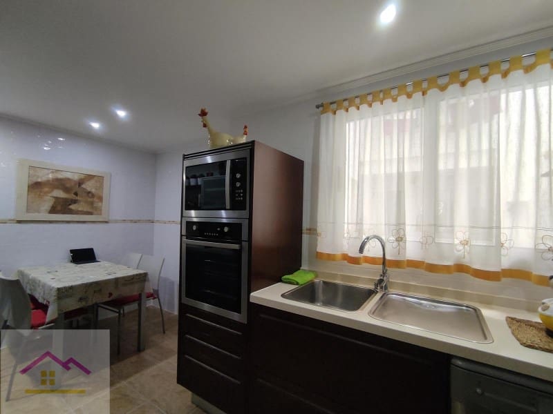 3 bedroom Flat for sale in Oropesa  with garage - € 207,260 (Ref: 9841182)