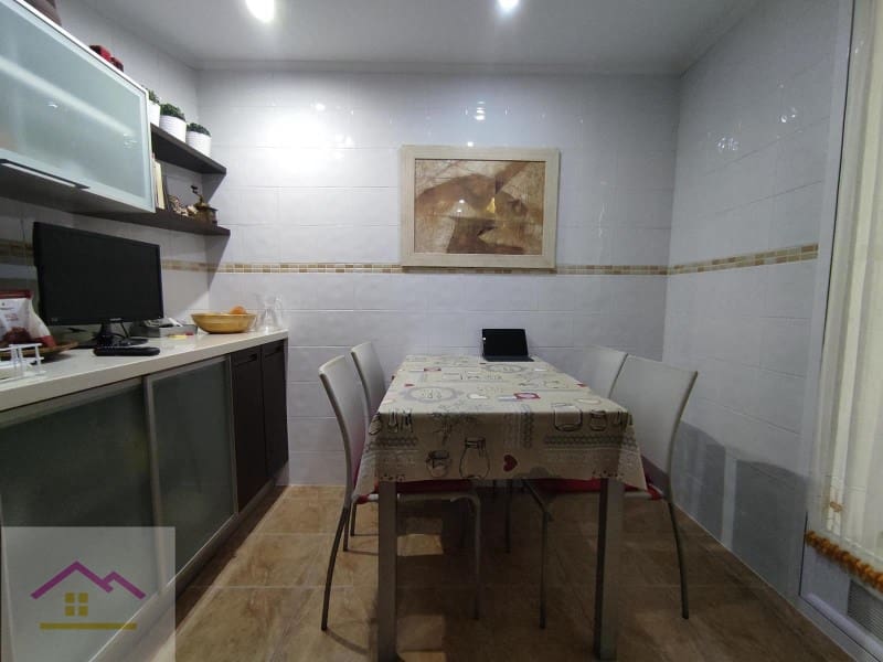 3 bedroom Flat for sale in Oropesa  with garage - € 207,260 (Ref: 9841182)