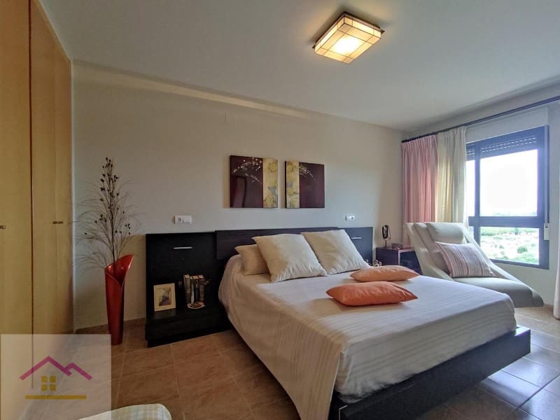 3 bedroom Flat for sale in Oropesa  with garage - € 207,260 (Ref: 9841182)