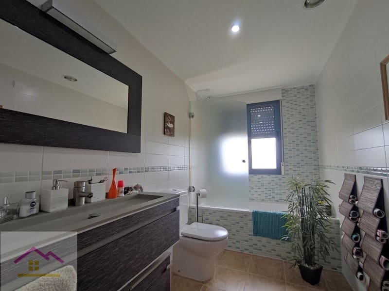 3 bedroom Flat for sale in Oropesa  with garage - € 207,260 (Ref: 9841182)