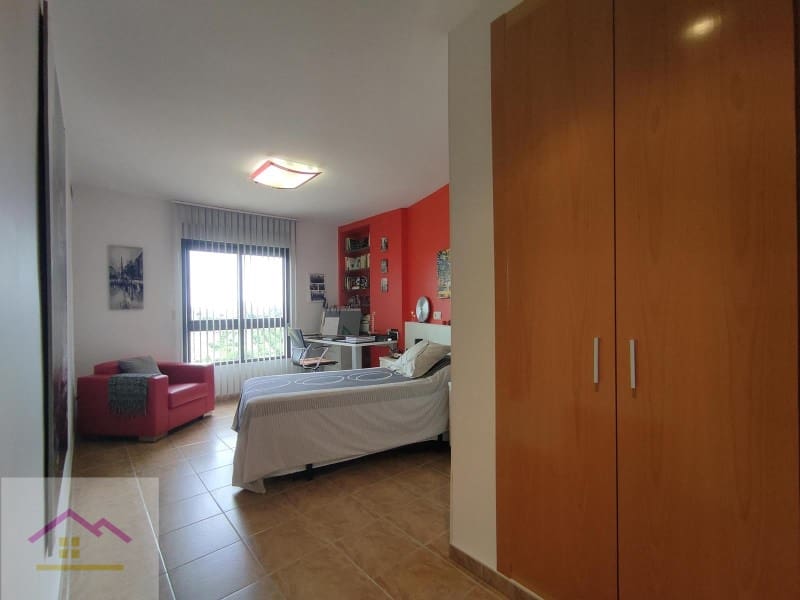 3 bedroom Flat for sale in Oropesa  with garage - € 207,260 (Ref: 9841182)