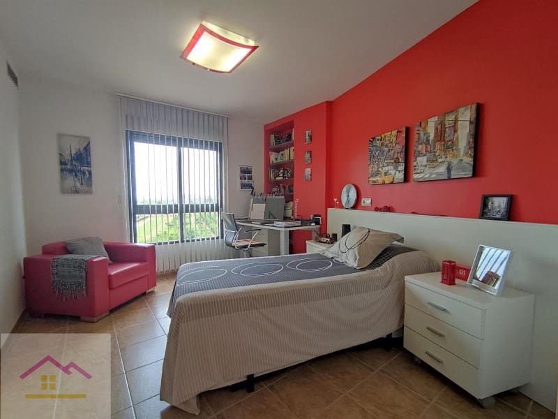 3 bedroom Flat for sale in Oropesa  with garage - € 207,260 (Ref: 9841182)