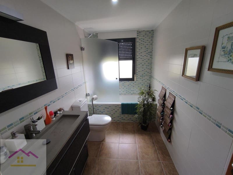 3 bedroom Flat for sale in Oropesa  with garage - € 207,260 (Ref: 9841182)