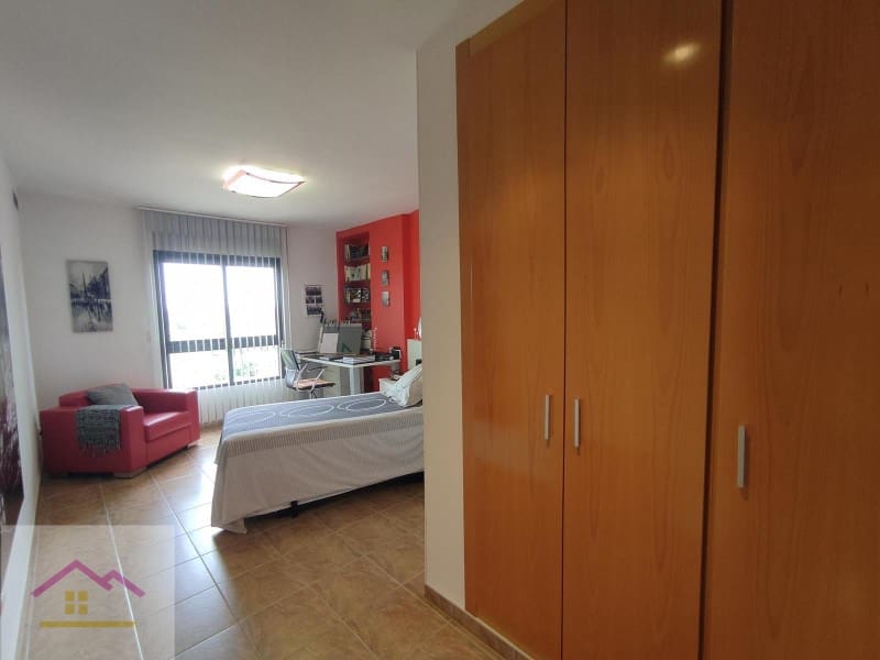 3 bedroom Flat for sale in Oropesa  with garage - € 207,260 (Ref: 9841182)