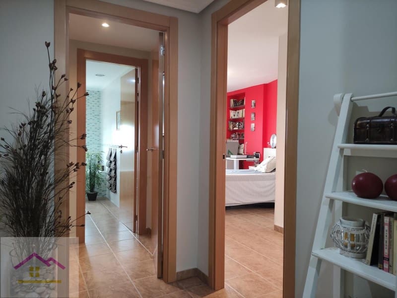 3 bedroom Flat for sale in Oropesa  with garage - € 207,260 (Ref: 9841182)