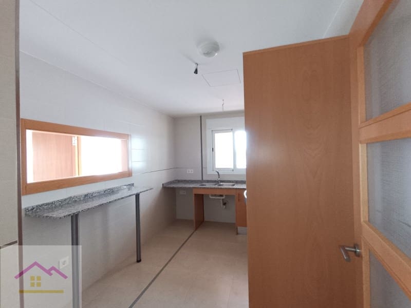 3 bedroom Apartment for sale in Oropesa  with pool - € 250,000 (Ref: 9841187)