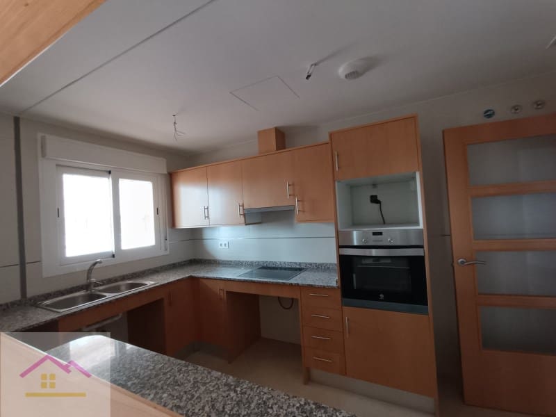 3 bedroom Apartment for sale in Oropesa  with pool - € 250,000 (Ref: 9841187)