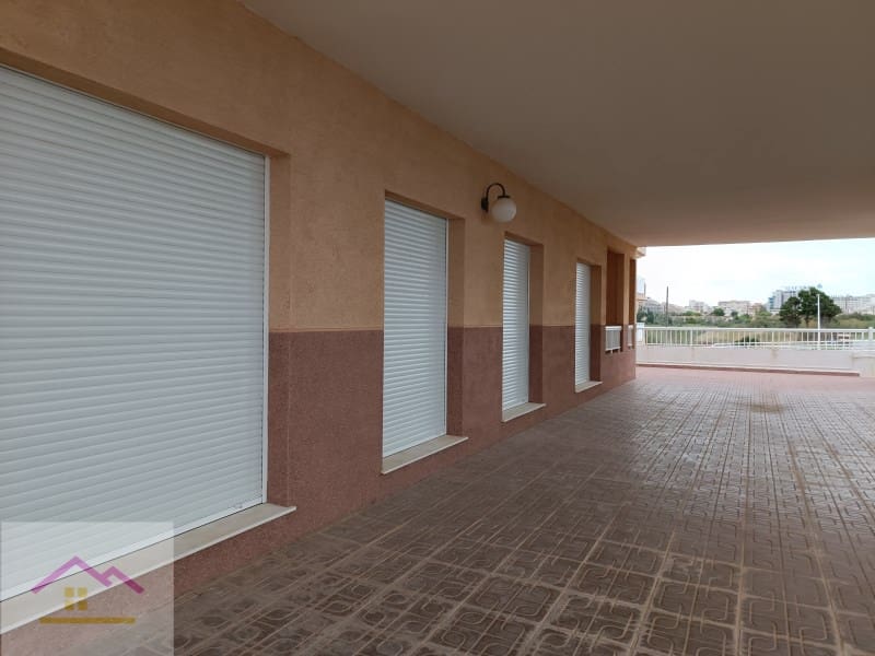 3 bedroom Apartment for sale in Oropesa  with pool - € 250,000 (Ref: 9841187)