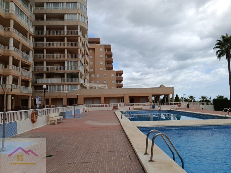 3 bedroom Apartment for sale in Oropesa  with pool - € 250,000 (Ref: 9841187)