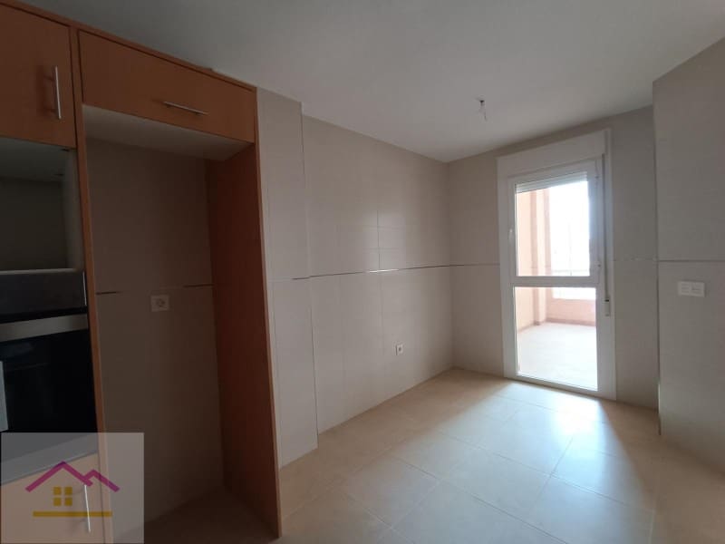 2 bedroom Apartment for sale in Oropesa  - € 168,000 (Ref: 9841191)