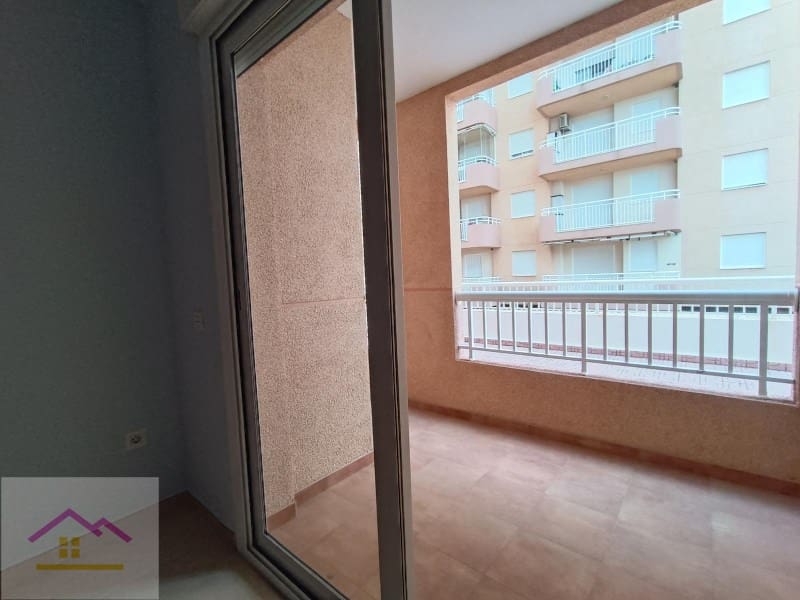 2 bedroom Apartment for sale in Oropesa  - € 168,000 (Ref: 9841191)