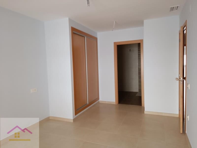 2 bedroom Apartment for sale in Oropesa  - € 168,000 (Ref: 9841191)