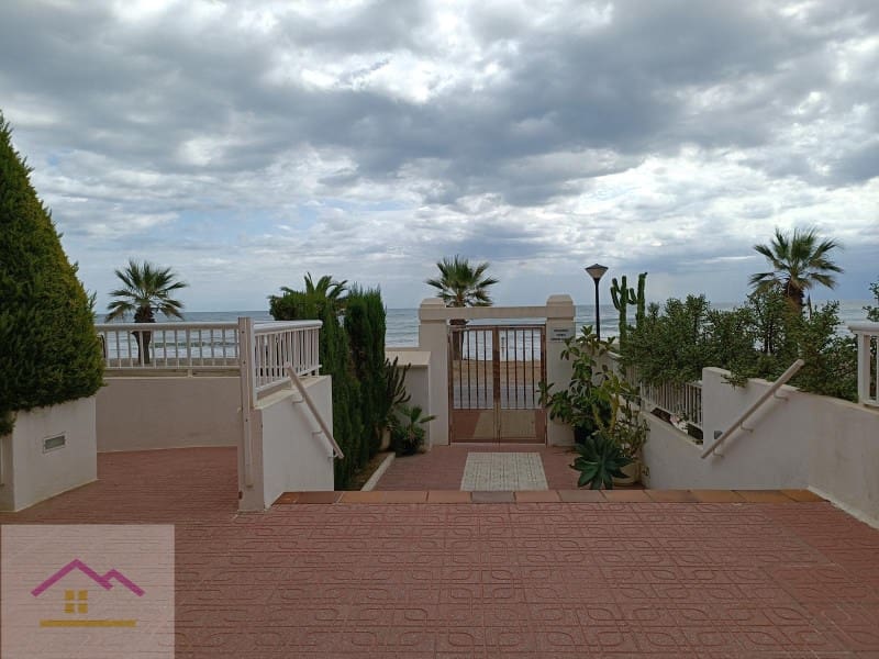 2 bedroom Apartment for sale in Oropesa  - € 168,000 (Ref: 9841191)
