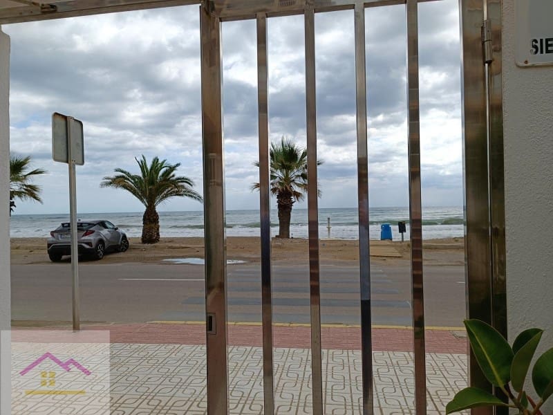 2 bedroom Apartment for sale in Oropesa  - € 168,000 (Ref: 9841191)