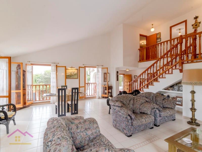 4 bedroom Villa for sale in Oropesa  with pool garage - € 500,000 (Ref: 9841196)