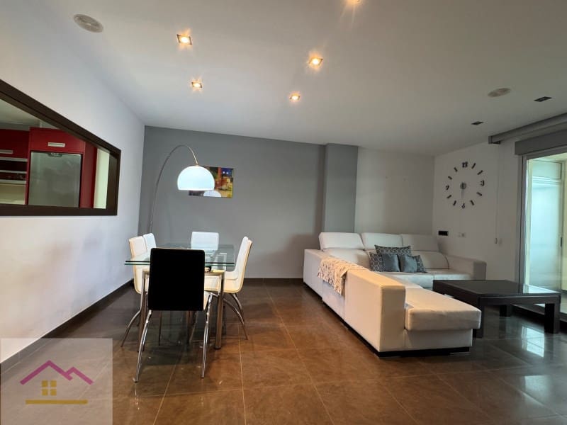 3 bedroom Flat for sale in Santa Magdalena de Polpis with garage - € 120,000 (Ref: 9841205)