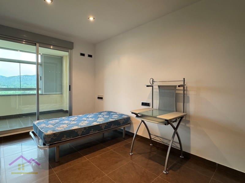 3 bedroom Flat for sale in Santa Magdalena de Polpis with garage - € 120,000 (Ref: 9841205)