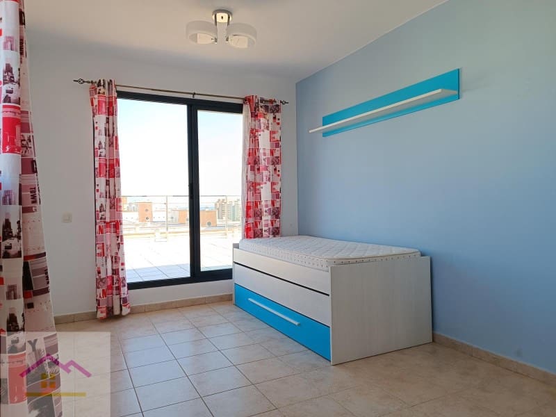 3 bedroom Apartment for sale in Oropesa  with garage - € 355,000 (Ref: 9841208)