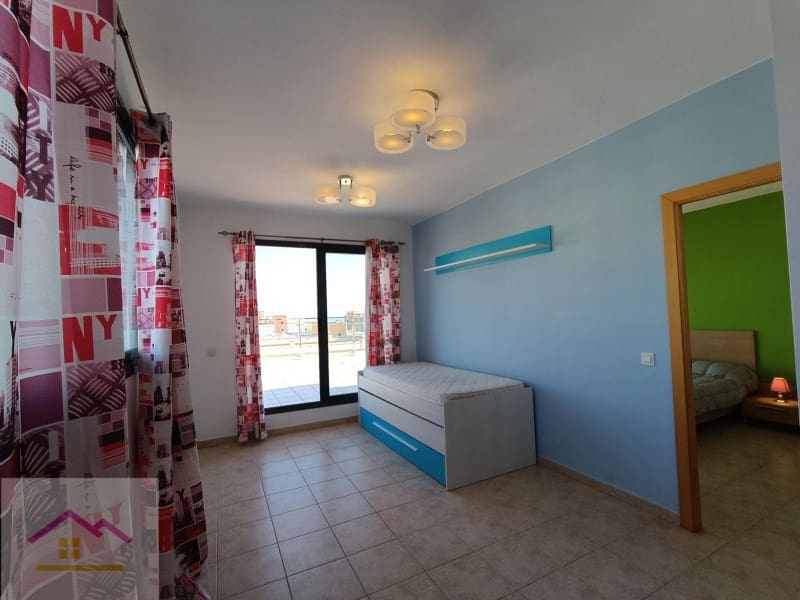 3 bedroom Apartment for sale in Oropesa  with garage - € 355,000 (Ref: 9841208)