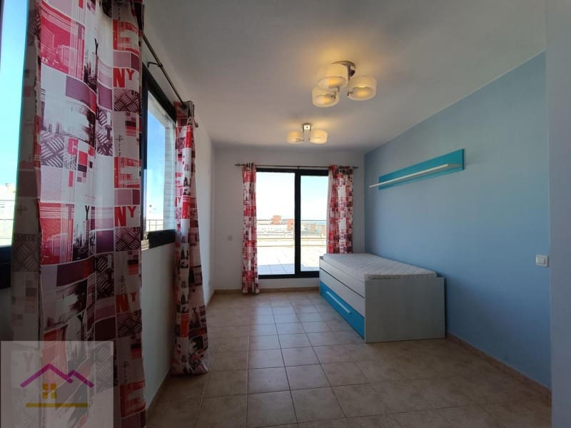 3 bedroom Apartment for sale in Oropesa  with garage - € 355,000 (Ref: 9841208)