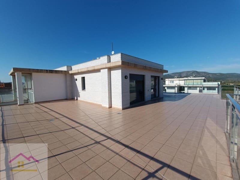 3 bedroom Apartment for sale in Oropesa  with garage - € 355,000 (Ref: 9841208)