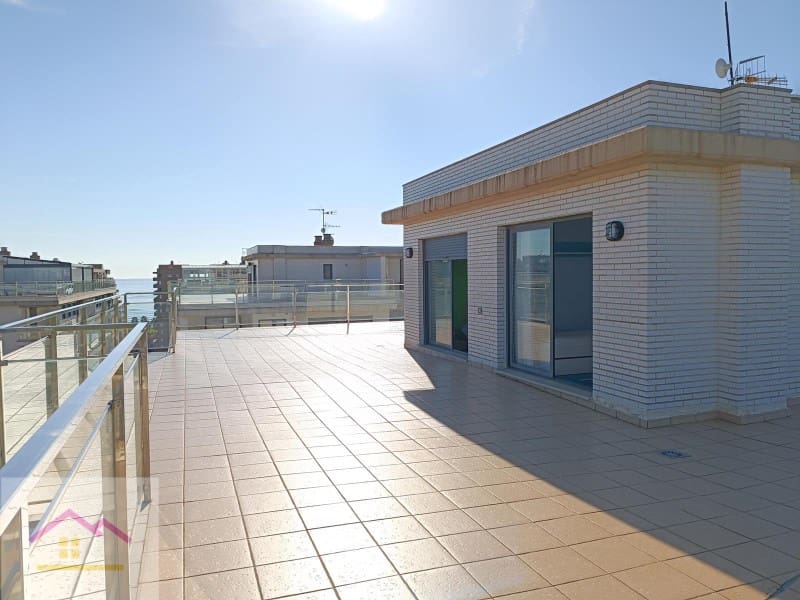 3 bedroom Apartment for sale in Oropesa  with garage - € 355,000 (Ref: 9841208)