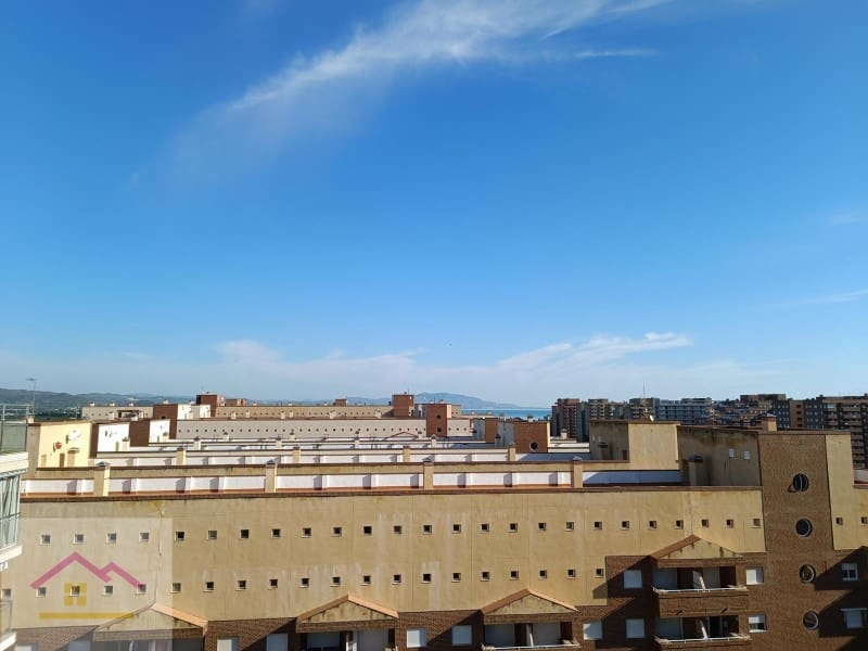 3 bedroom Apartment for sale in Oropesa  with garage - € 355,000 (Ref: 9841208)