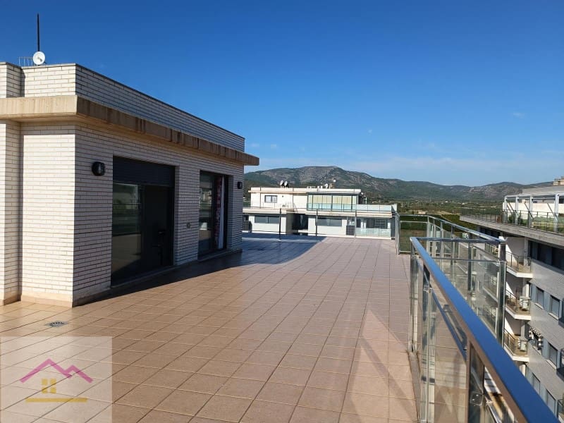 3 bedroom Apartment for sale in Oropesa  with garage - € 355,000 (Ref: 9841208)