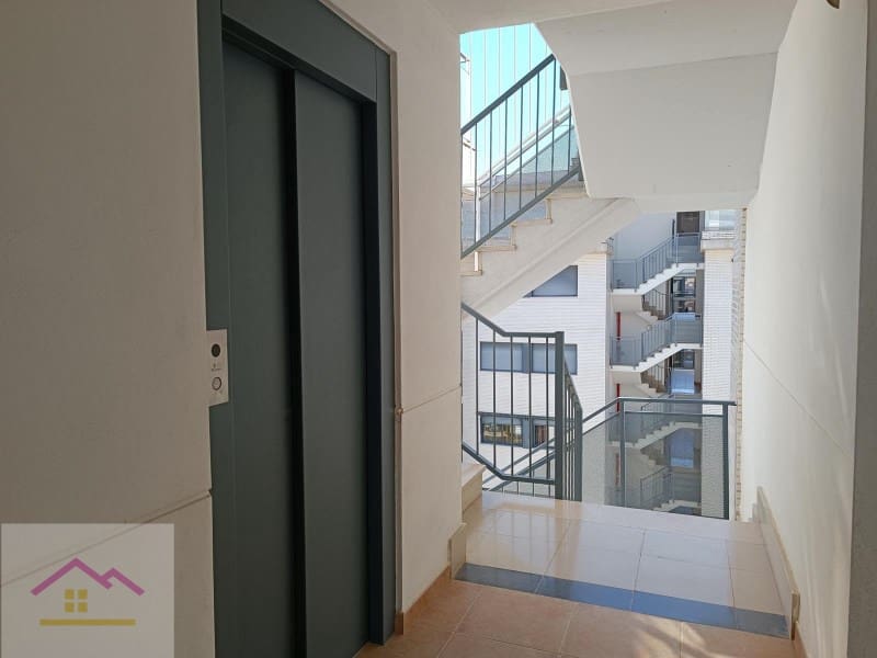 3 bedroom Apartment for sale in Oropesa  with garage - € 355,000 (Ref: 9841208)