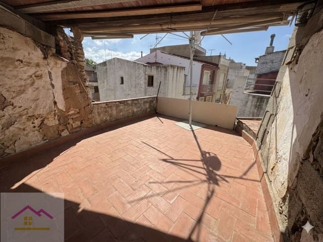 4 makuuhuone Omakotitalo myytävänä paikassa Alcalà de Xivert pueblo, Alcalá de Xivert mukana 
autotalli - 45 000 € (Ref: 9894473)