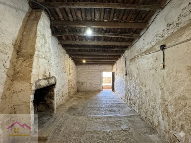 4 makuuhuone Omakotitalo myytävänä paikassa Alcalà de Xivert pueblo, Alcalá de Xivert mukana 
autotalli - 45 000 € (Ref: 9894473)