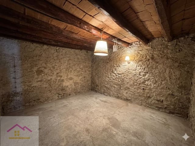 4 makuuhuone Omakotitalo myytävänä paikassa Alcalà de Xivert pueblo, Alcalá de Xivert mukana 
autotalli - 45 000 € (Ref: 9894473)