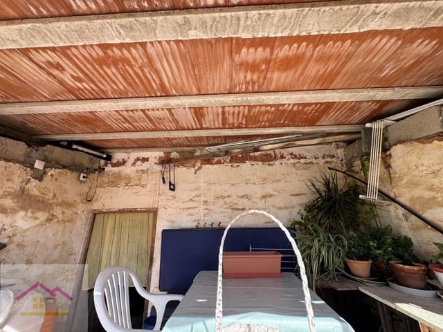4 makuuhuone Omakotitalo myytävänä paikassa Alcalà de Xivert pueblo, Alcalá de Xivert mukana 
autotalli - 45 000 € (Ref: 9894473)