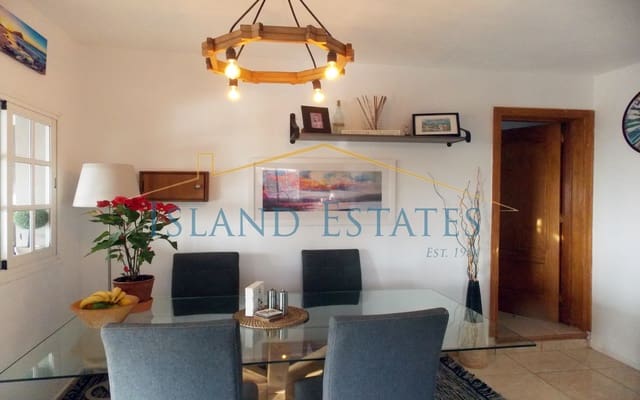 3 soveværelse Villa til salg i Los Blanquitos, Granadilla de Abona med swimmingpool garage - € 475.000 (Ref: 8277392)