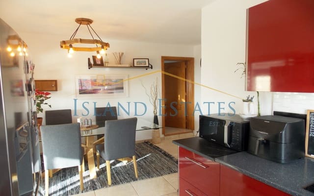 3 soveværelse Villa til salg i Los Blanquitos, Granadilla de Abona med swimmingpool garage - € 475.000 (Ref: 8277392)