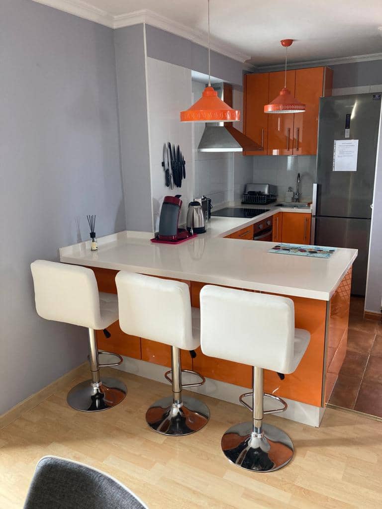 2 Zimmer Apartment zu verkaufen in Los Cristianos mit Pool - 369.950 € (Ref: 8277398)