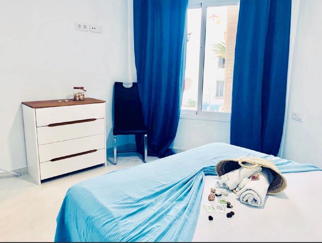 3 sovrum Hus till salu i Playa de las Americas med pool - 380 000 € (Ref: 8277411)