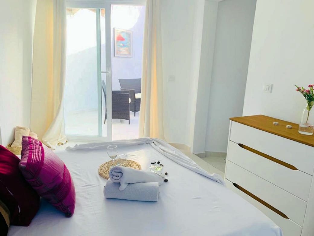 3 sovrum Hus till salu i Playa de las Americas med pool - 380 000 € (Ref: 8277411)