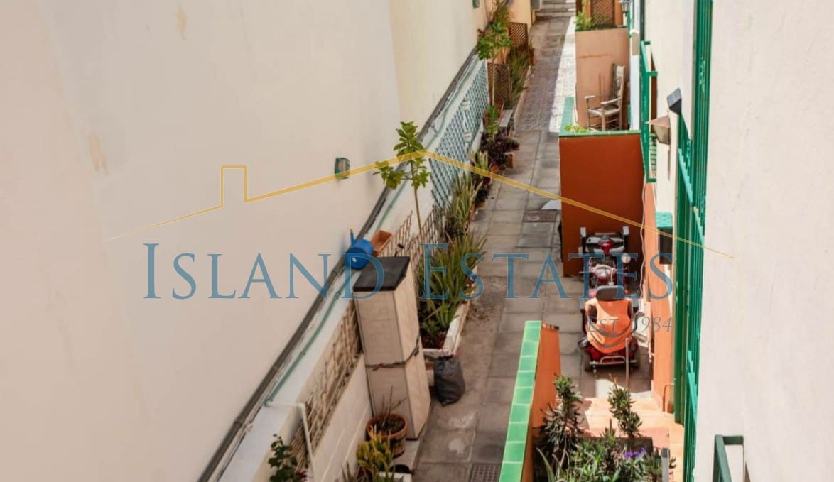 4 slaapkamer Huis te koop in Costa del Silencio - € 440.000 (Ref: 8277417)