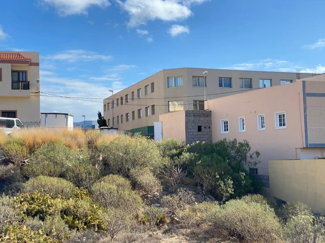 Ubebygd land til salgs i San Isidro de Abona - € 75 000 (Ref: 8346735)