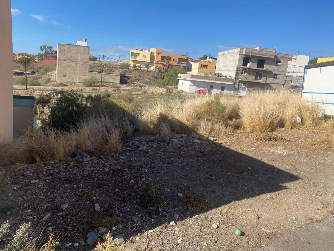 Ubebygd land til salgs i San Isidro de Abona - € 75 000 (Ref: 8346735)
