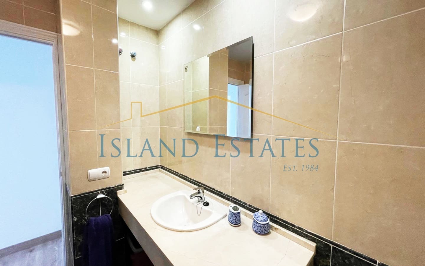 2 soveværelse Penthouse til salg i Los Cristianos med swimmingpool garage - € 415.000 (Ref: 9339179)